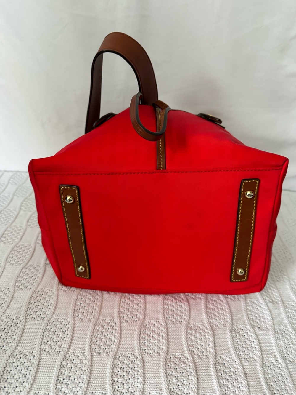 Dooney & Bourke EUC Wayfarer red bucket bag - Picture 5 of 7